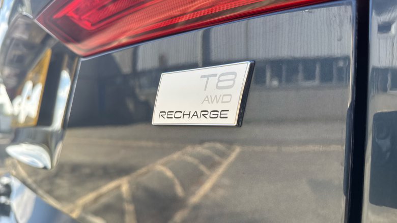 Volvo XC60 2.0 T8 [455] RC PHEV Ultimate Dark 5dr AWD Gtron Estate